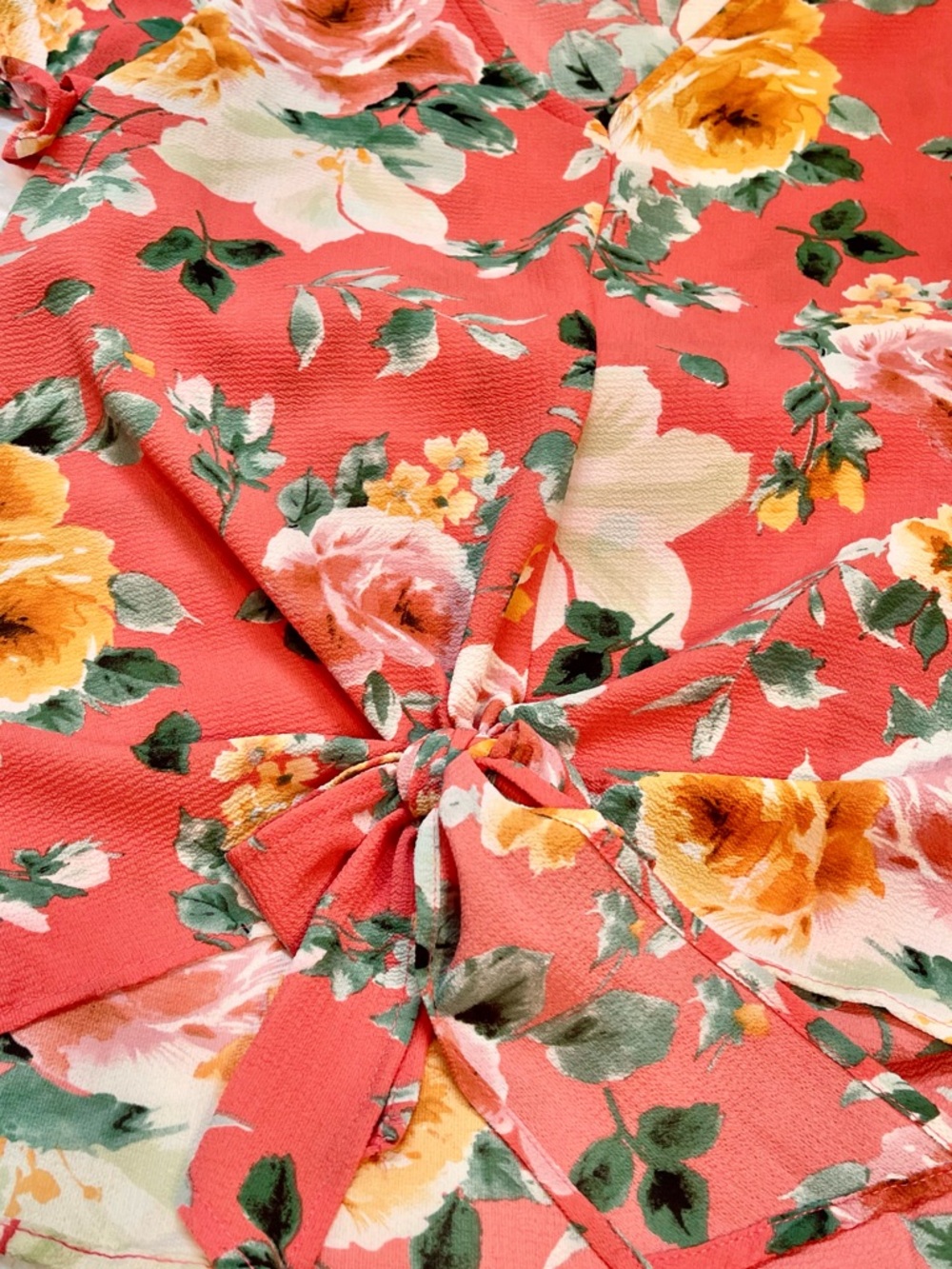 NWT Floral V-Neck Top w/Tiered Short Sleeves - Picture 3 of 16